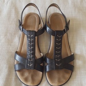 Naturalizer T-strap Sandals
